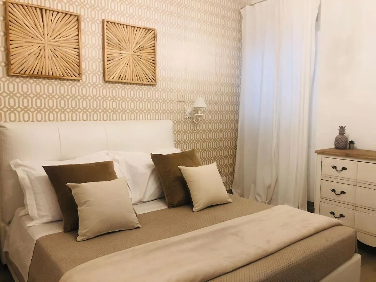 Domus Alberta Lecce 3*,